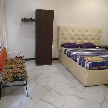 Living Home Negombo Room photo