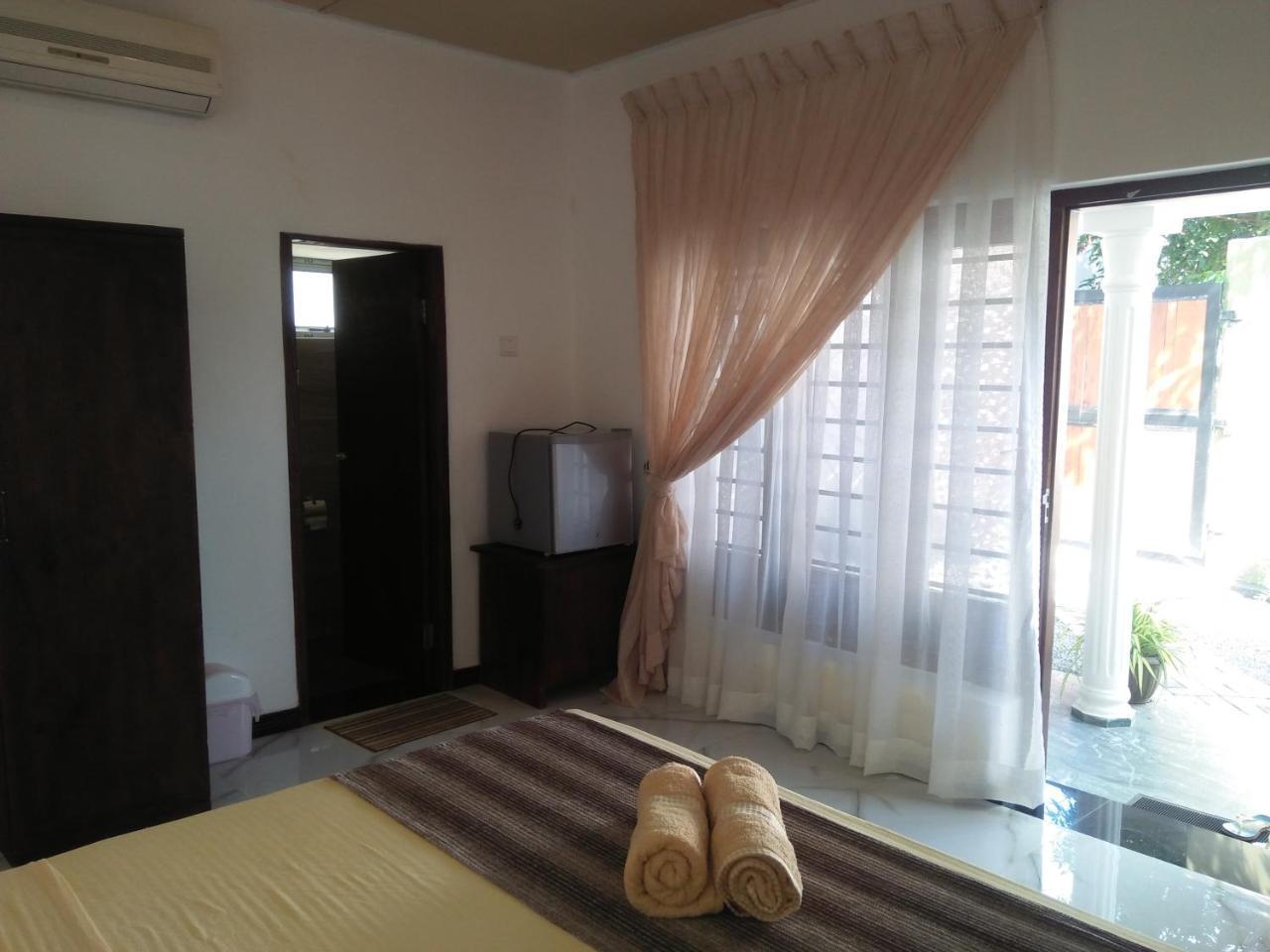 Living Home Negombo Exterior photo